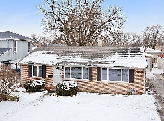 2nd image of 4917 Oak Center Dr