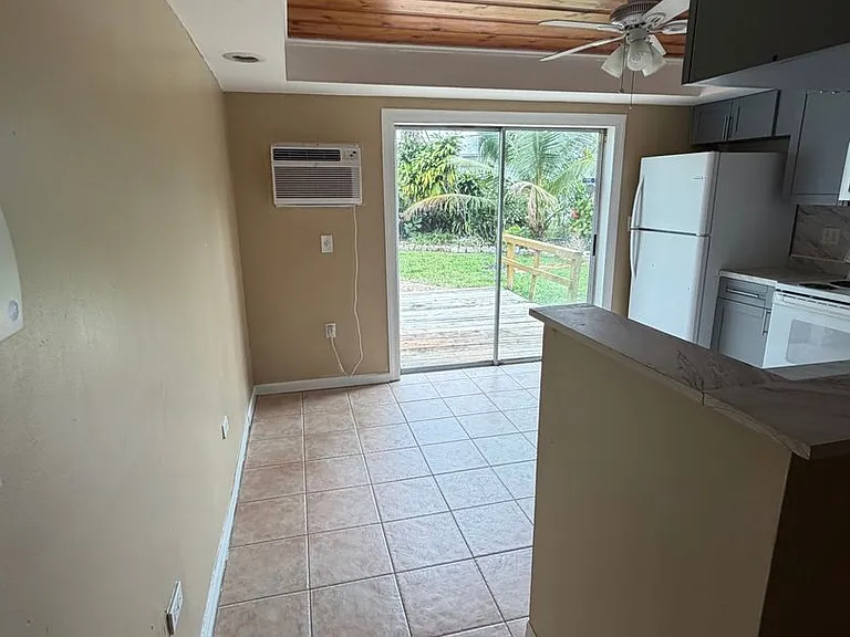 5601 Pierce St — Photo 5