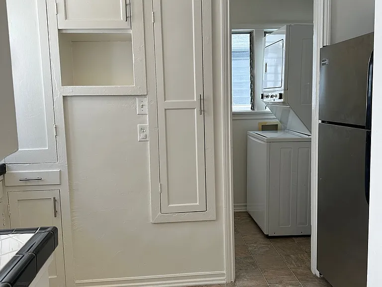 1834 N Normandie Ave — Photo 9
