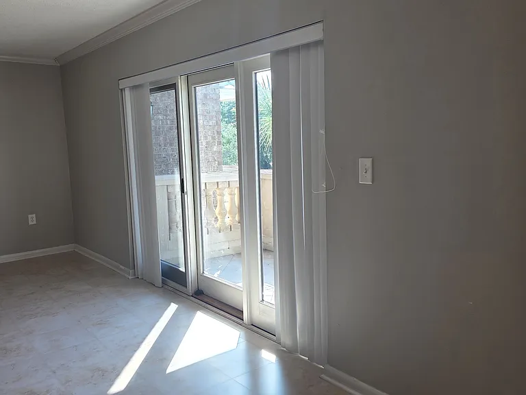 10100 Lake Shore Dr — Photo 1