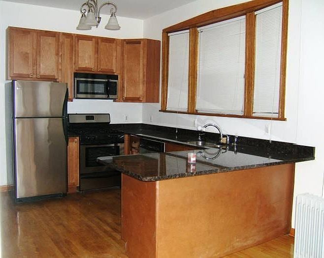 1st image of 2342 W Walton St APT 1F