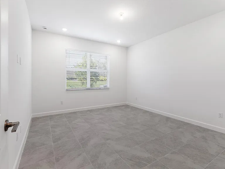 6435 Seabright Ter — Photo 15