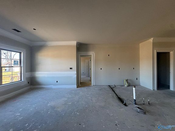 4th image of 8055 State Line Rd