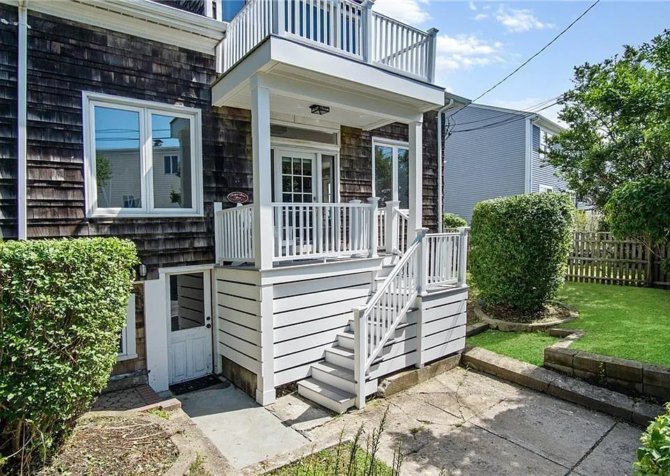 11 Crescent Rd #1