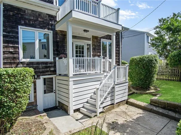 11 Crescent Rd #1, Middletown, RI 02842