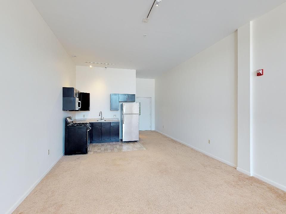 75 Bank St Lebanon NH Zillow