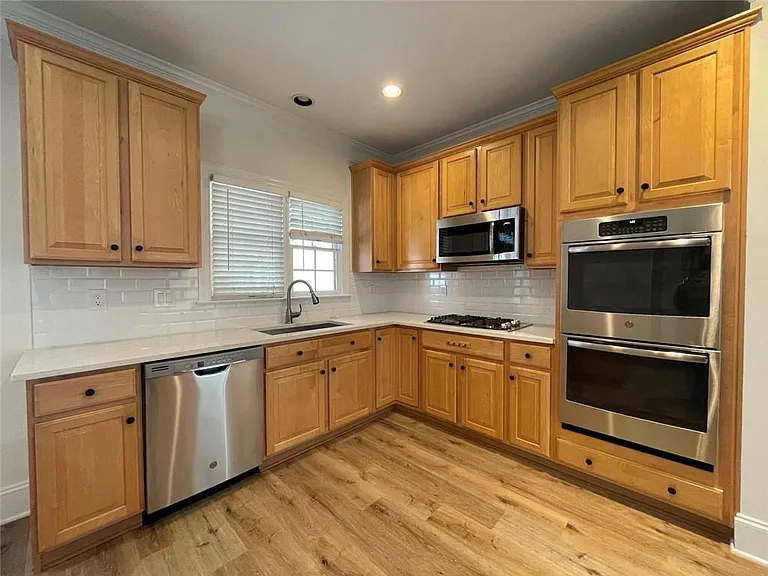 3730 Highcroft Cir — Photo 11