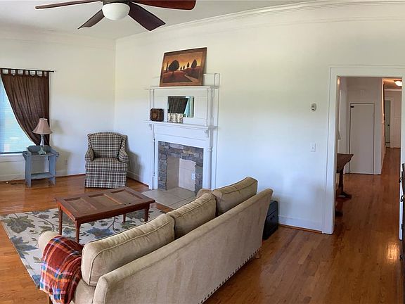 4th image of 318 W Catawba Ave