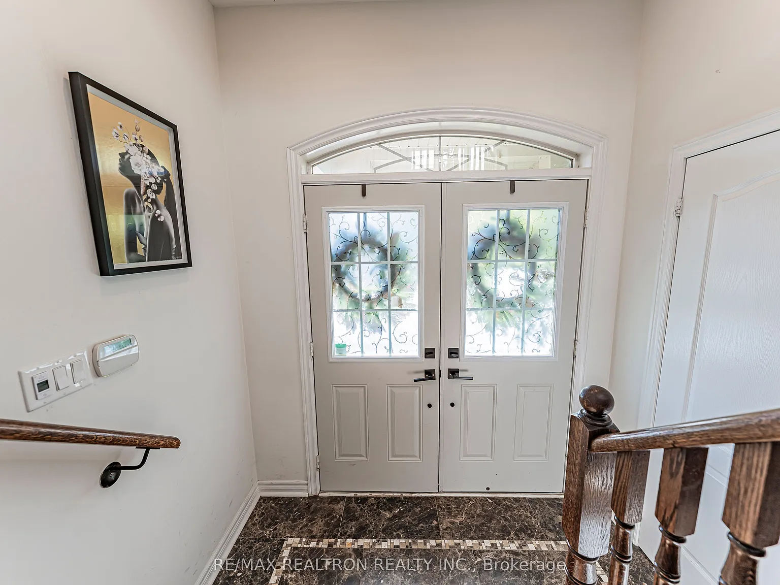 3 bed, $3,200 — Photo 2