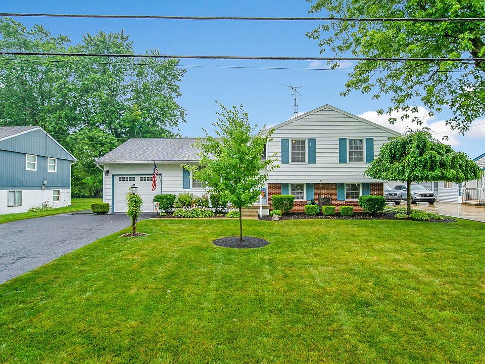 1st image of 2625 Mercer Dr