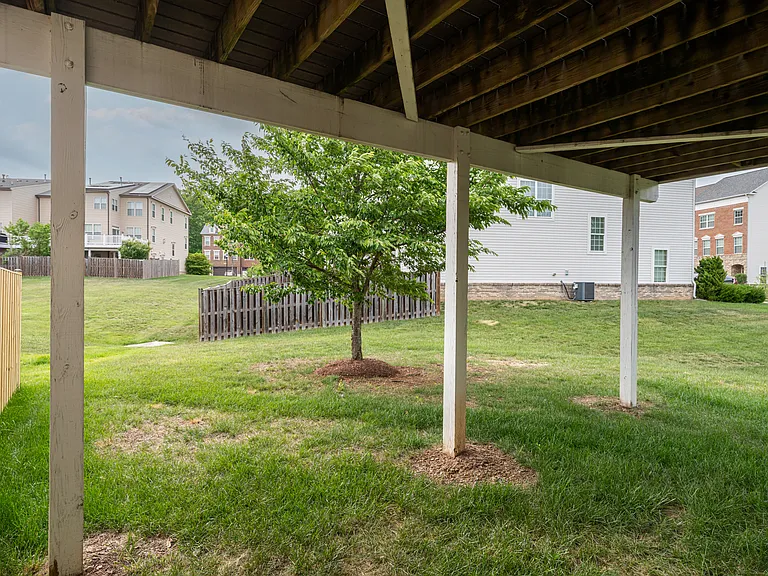 42230 Castle Ridge Sq — Photo 32