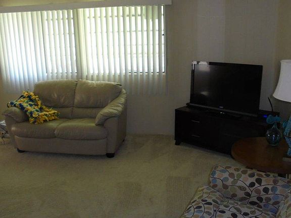 4th image of 2128 Miramont Cir