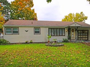 52 Shorecliff Dr, Rochester, NY 14612