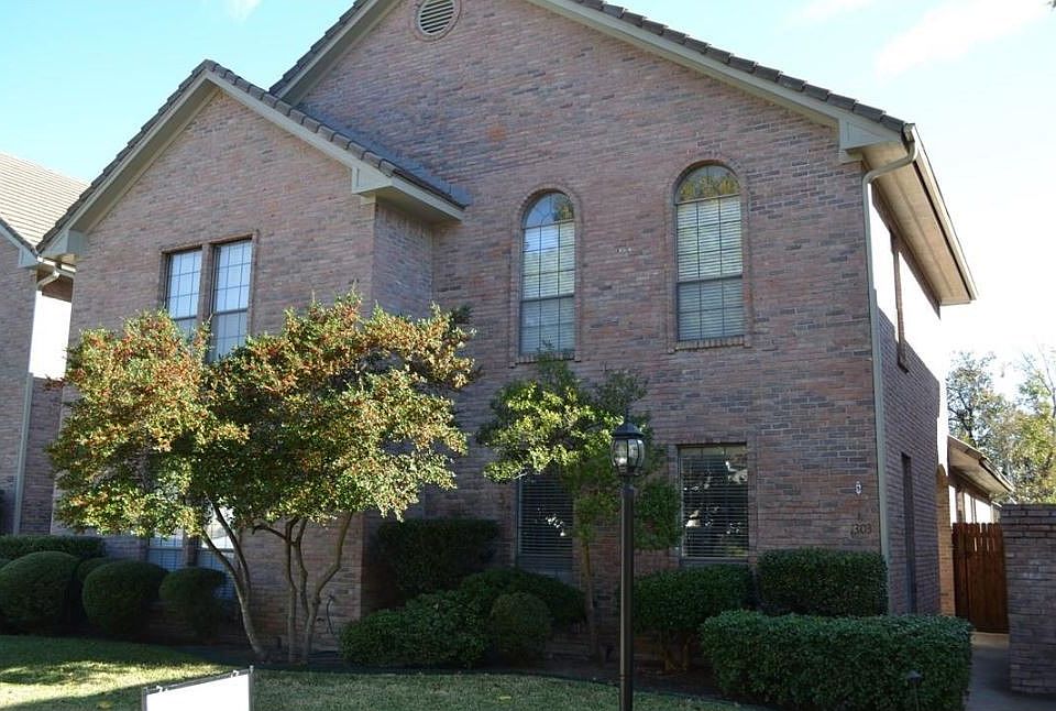 1st image of 1303 Belle Pl