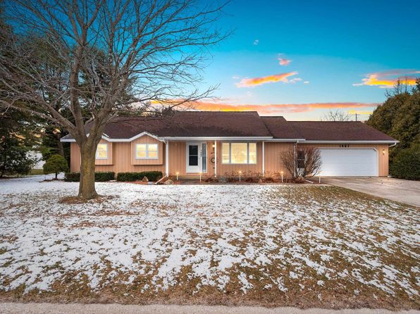 1407 N 11th Pl, Sturgeon Bay, WI 54235