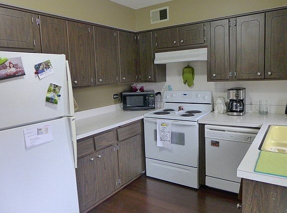 4th image of 9605 Kedvale Ave APT 204
