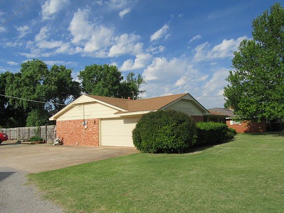 3rd image of 1024 W Iris Ave