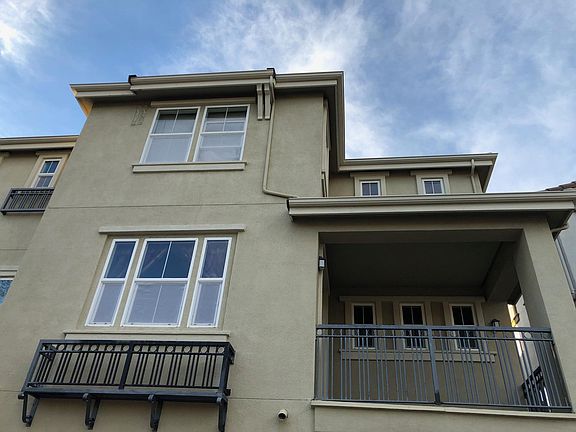4th image of 226 Meadow Pine Pl
