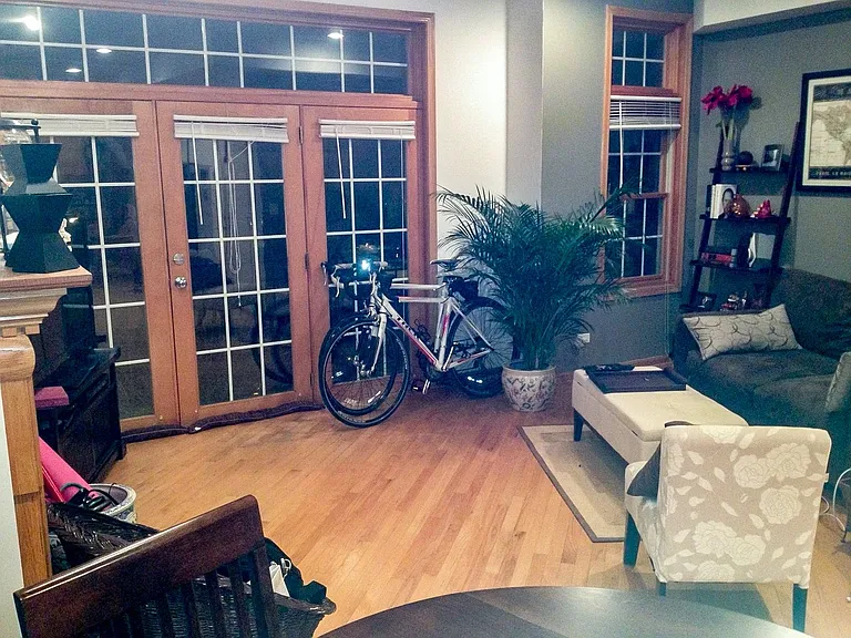1103 W Cornelia Ave — Photo 17