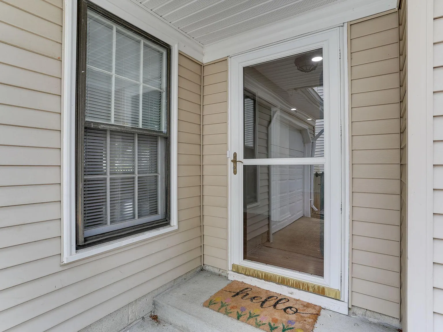 3 bed, 1597 sqft, $2,295 — Photo 3