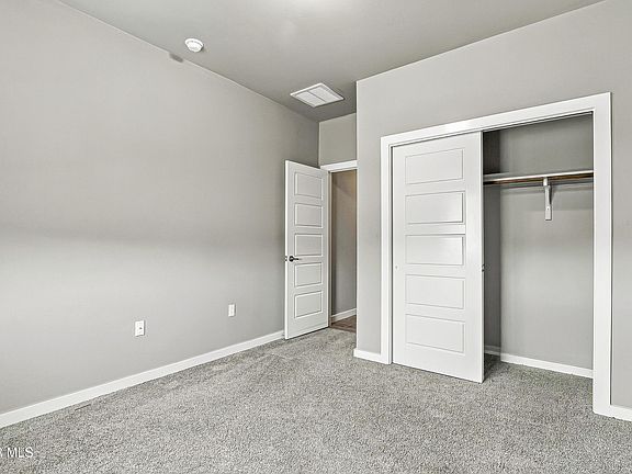4th image of 3649 Summit St