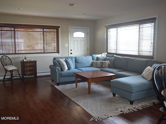 2nd image of 1001 Camino Real Court