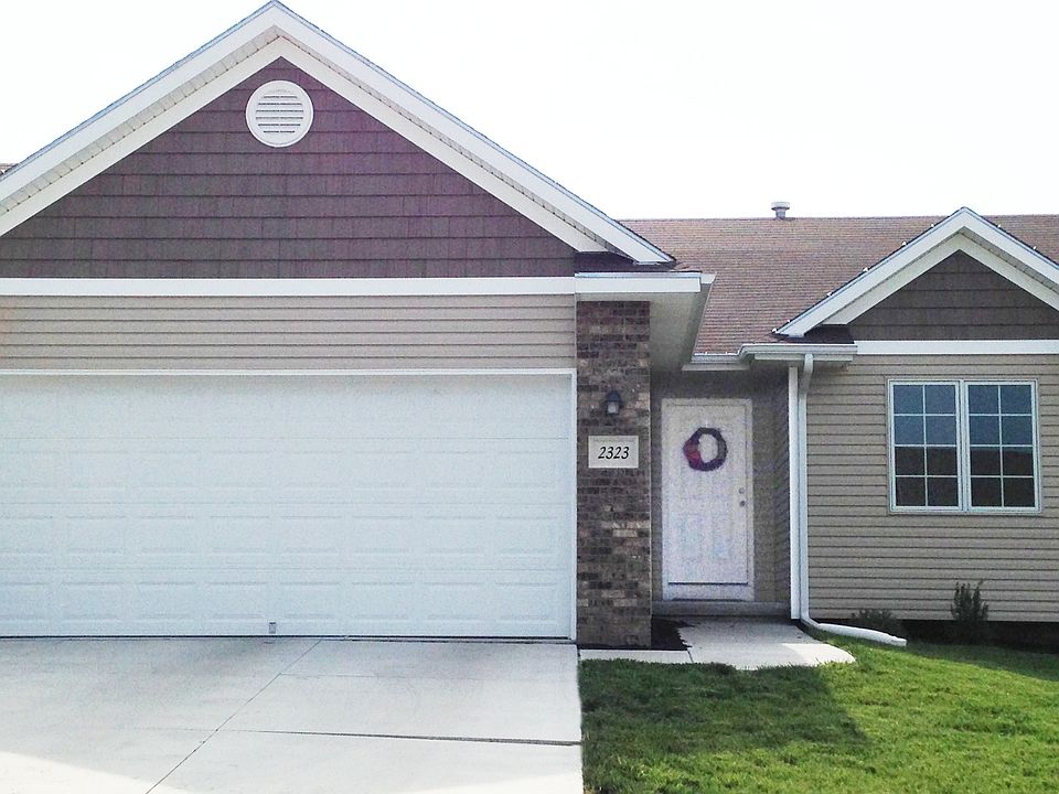Three-car garage