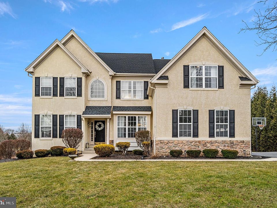 1st image of 154 Candlewyck Dr