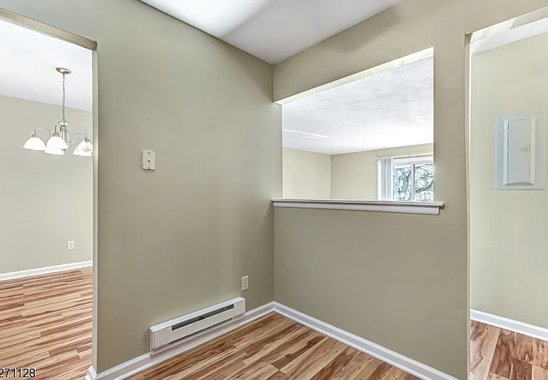 798 Eves Dr #2R — Photo 16