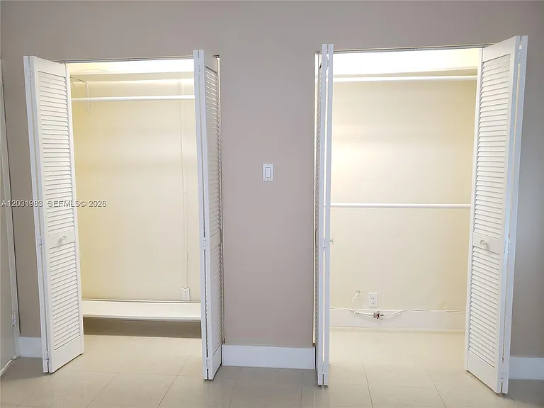 100 Golden Isles Dr #Penthouse 7 — Photo 15