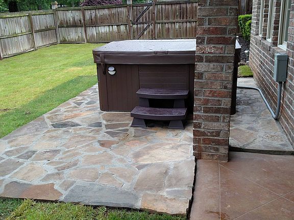 2nd image of 2825 Pinehurst Dr