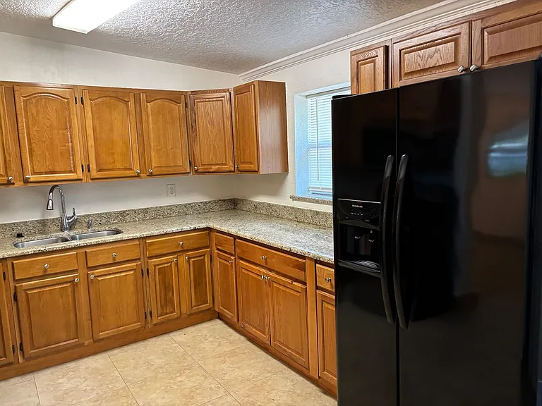 1824 S Brookview Dr — Photo 6