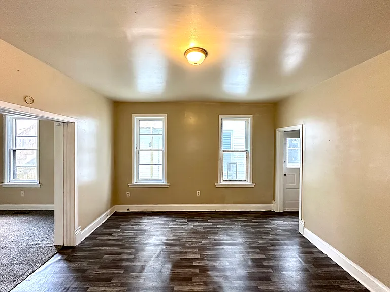 419 Bartram Ave — Photo 6