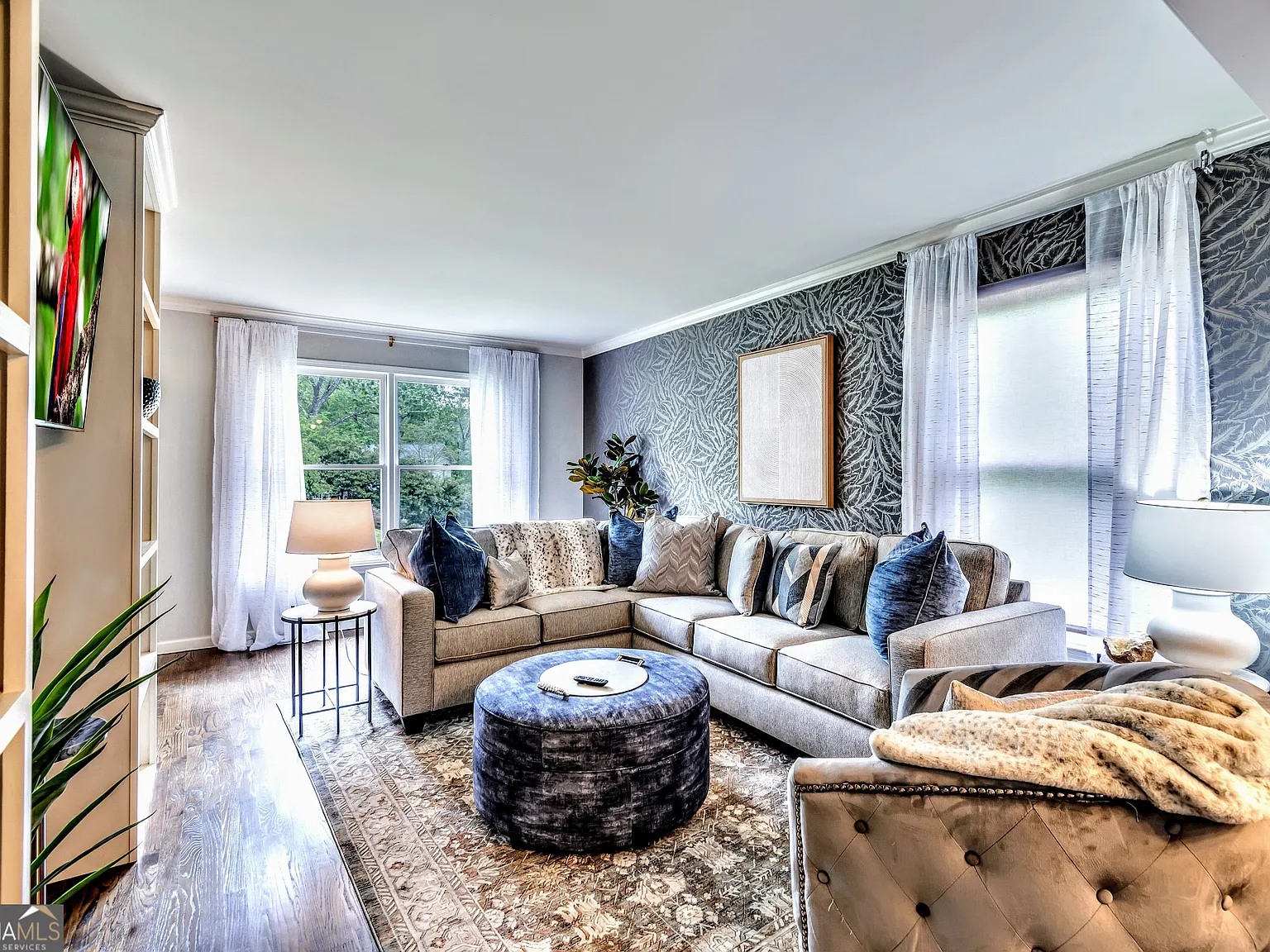5 bed, 2.5 bath, 2500 sqft, $8,400 — Photo 3