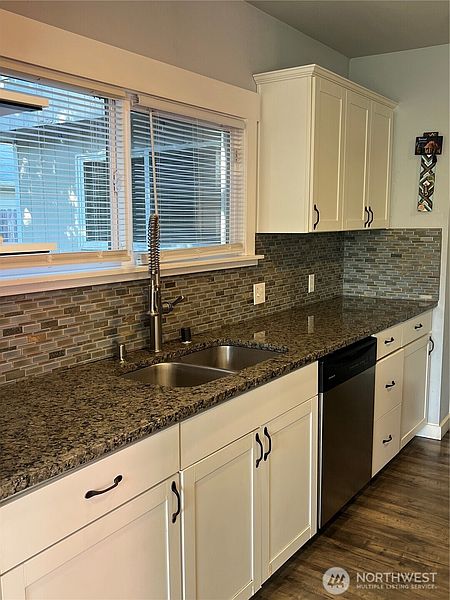 3rd image of 414 Chambers Street NE