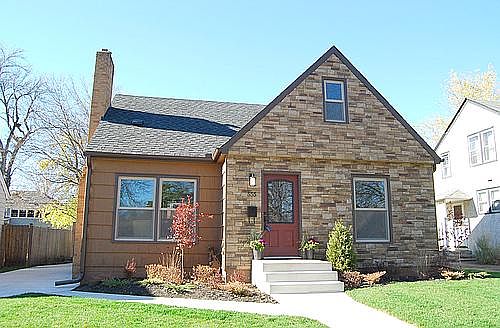 1st image of 555 Cretin Ave S