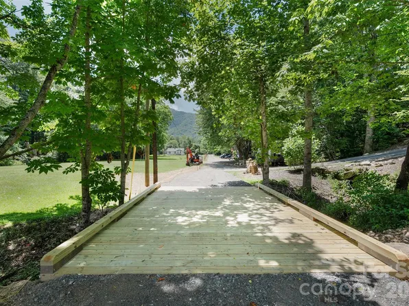 74 Badd Ln #3 & 4, Maggie Valley, NC 28751