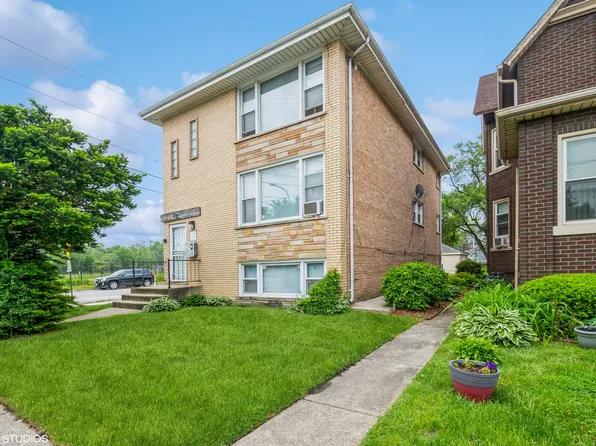 32 E 137th St, Riverdale, IL 60827