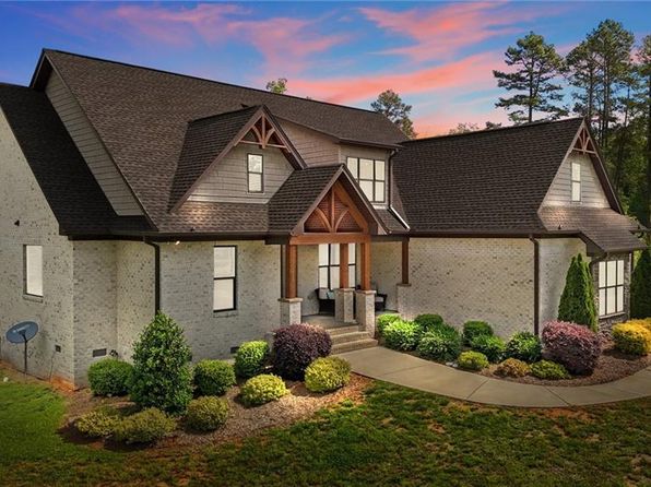 1258 Burnetts Chapel Rd, Greensboro, NC 27406