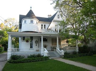 548 Garfield Ave, Aurora, IL 60506