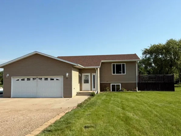 510 E 3rd St, Plankinton, SD 57368