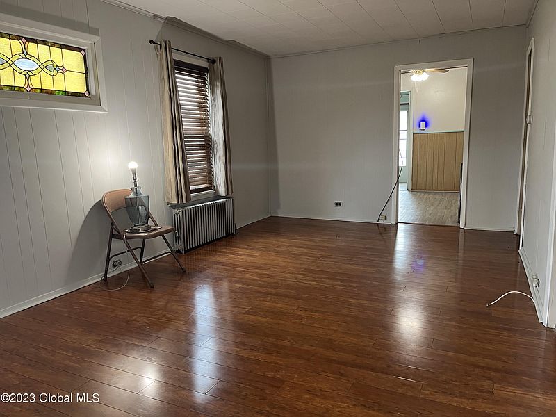 4th image of 333 Melrose Street
