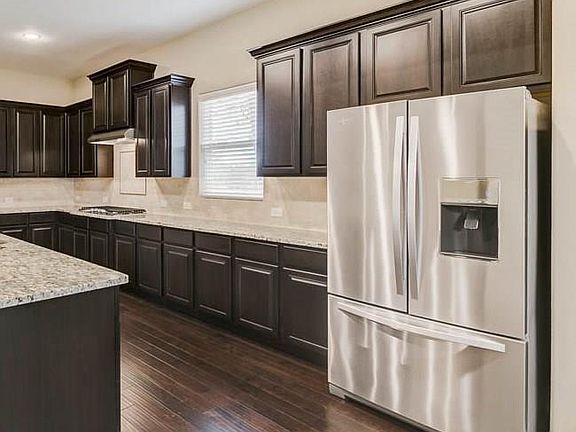 2nd image of 136 Spanish Oak Dr