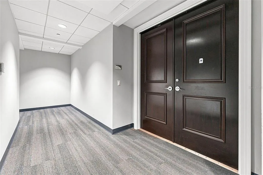 3 bed, 3.0 bath, 1733 sqft, $6,500 — Photo 2