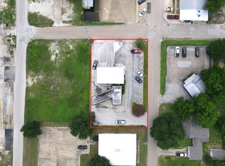 207 E Cottonwood St, Madisonville, TX 77864