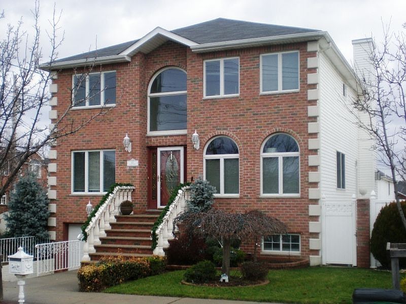 2 Fam 5 bedroom Center Hall Colonial