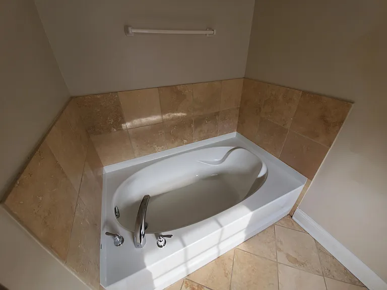 2453 W Grenshaw St #B — Photo 11