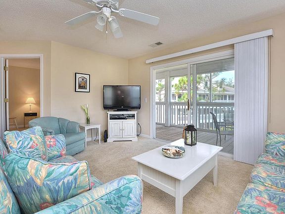 3rd image of 3350 Club Villas Dr