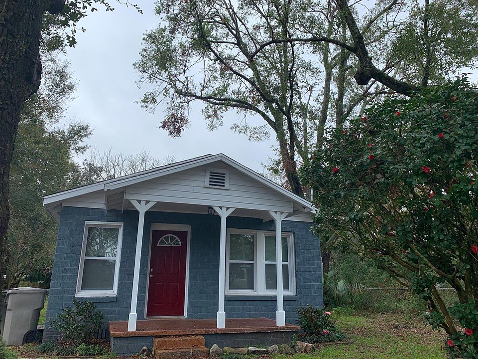 1st image of 3817 W Lee St
