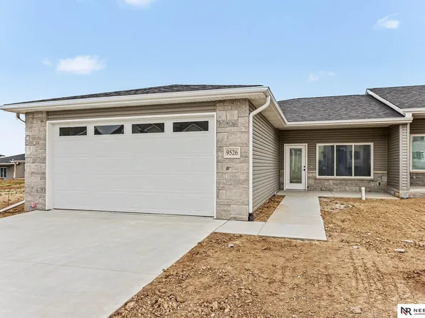9526 Duckhorn Dr, Lincoln, NE 68526